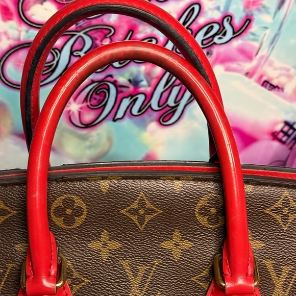 Louis Vuitton Monogram Phoenix MM with COA - Picture 9 of 14